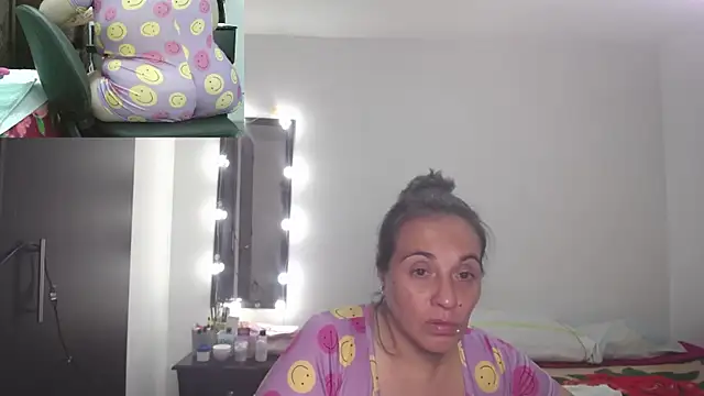 Snapshot of zoe_hotxxx chatting on November 5, 2025, 12:03 am zoe hotxxx online show from November 5, 2025, 12:03 am