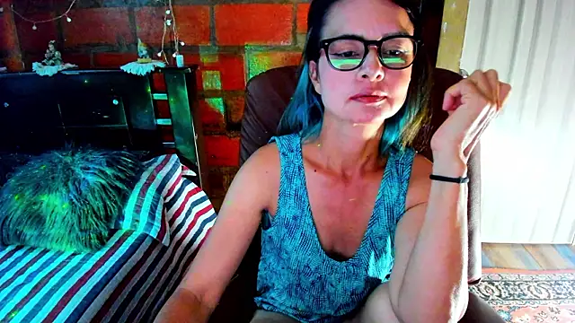 BrianaGarner online show from March 25, 2026, 7:57 pm