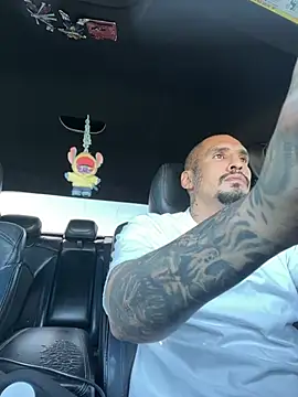 Snapshot of Slumlords chatting on February 23, 2026, 10:32 pm Slumlords online show from February 23, 2026, 10:32 pm