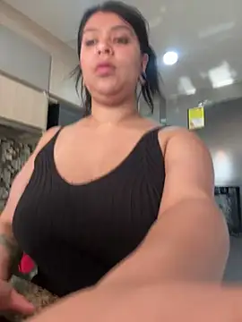 emilyjohanson online show from February 21, 2025, 1:55 pm