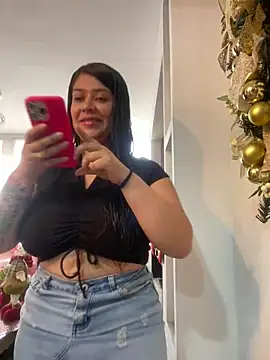 emilyjohanson online show from December 30, 2024, 2:51 pm