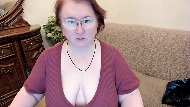 leiamillersonn online show from October 15, 2025, 5:21 pm