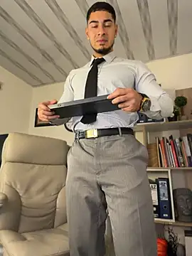 Snapshot of Dimitri_Colleman chatting on July 17, 2026, 9:34 pm Dimitri Colleman online show from July 17, 2026, 9:34 pm