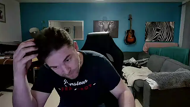 Snapshot of tom_sauwer chatting on February 3, 2025, 5:51 am tom sauwer online show from February 3, 2025, 5:51 am