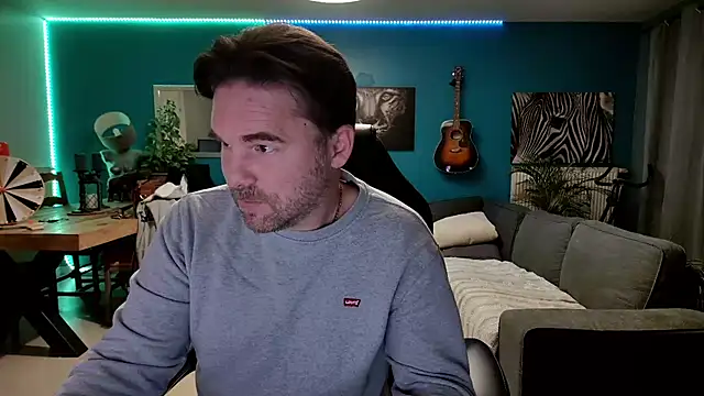 Snapshot of tom_sauwer chatting on November 19, 2025, 9:59 pm tom sauwer online show from November 19, 2025, 9:59 pm