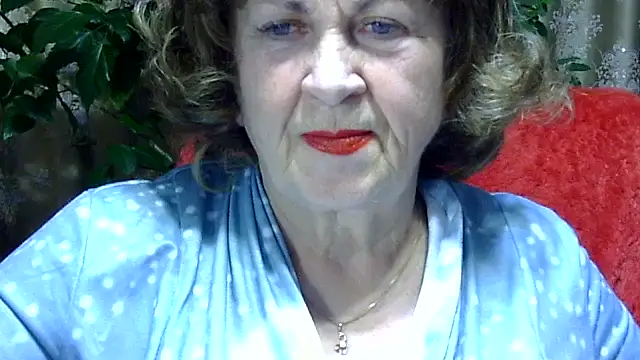 Emma52610 online show from December 4, 2025, 6:18 pm