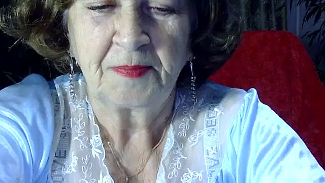 Emma52610 online show from November 21, 2025, 5:01 pm