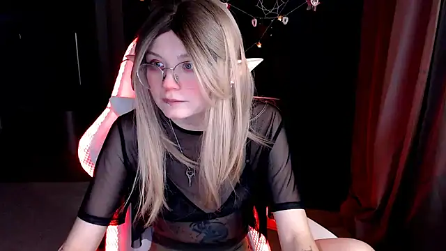 Snapshot of MissToree chatting on January 18, 2025, 11:44 pm MissToree online show from January 18, 2025, 11:44 pm