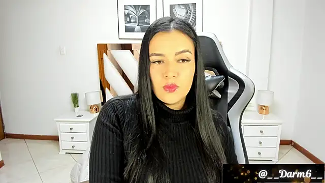 Lia Simons online show from March 5, 2025, 2:14 am