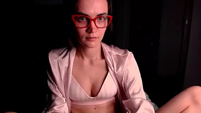 EvelynGG online show from November 8, 2025, 7:28 pm