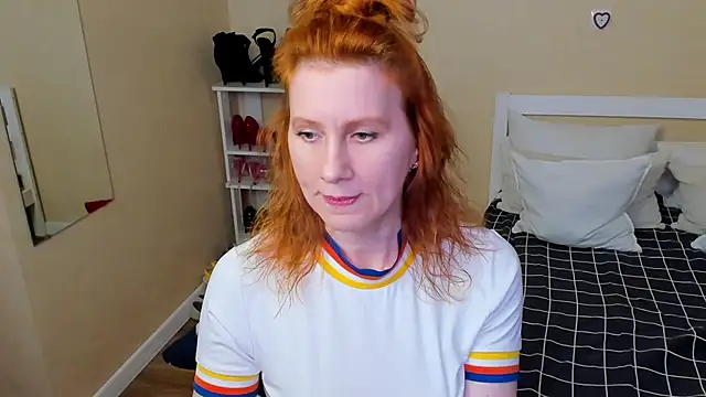 FoxySophia online show from December 1, 2025, 10:38 am