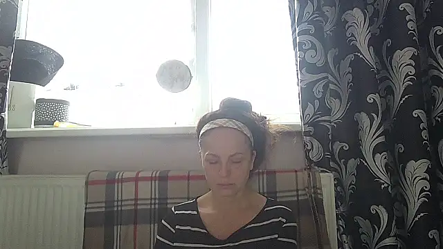 LindaStarS online show from April 18, 2026, 6:38 am