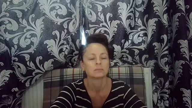 LindaStarS online show from October 19, 2025, 7:33 am