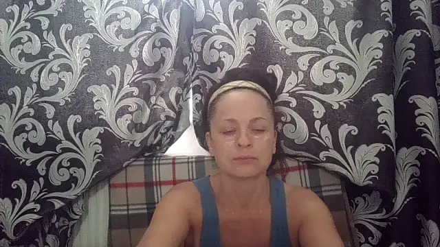 LindaStarS online show from June 13, 2026, 5:05 am