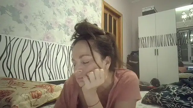 LindaStarS online show from November 30, 2025, 7:36 pm