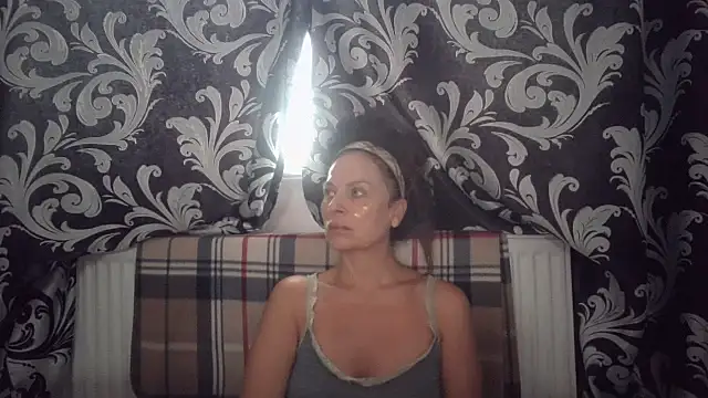 LindaStarS online show from July 21, 2026, 5:53 am