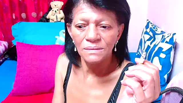 SLUTTYROXY online show from November 18, 2025, 3:04 pm