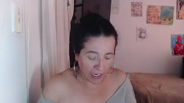 stefilove10 online show from December 16, 2025, 2:32 pm