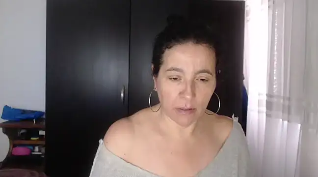 Snapshot of stefilove10 chatting on December 24, 2024, 2:12 pm stefilove10 online show from December 24, 2024, 2:12 pm