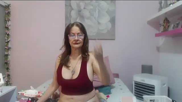 CindyCrawford online show from October 25, 2025, 1:38 am