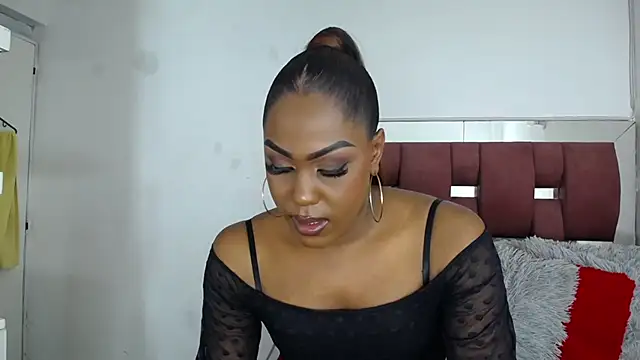 LoraineBigCockTs online show from November 17, 2025, 8:46 pm