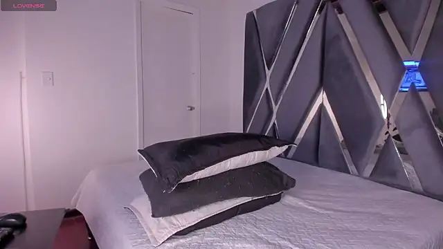 Snapshot of moonsweet1 chatting on September 18, 2025, 5:49 pm moonsweet1 online show from September 18, 2025, 5:49 pm