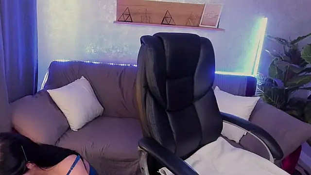 EmilyCandyy online show from March 6, 2025, 7:03 am