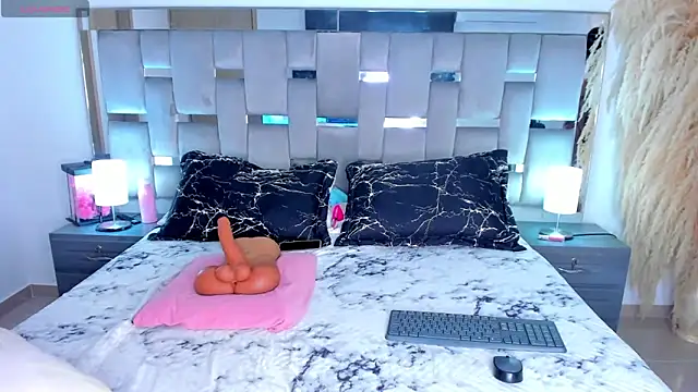 Cammiila online show from March 15, 2026, 5:20 pm