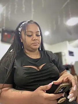 yanza2002 online show from March 18, 2025, 11:20 pm