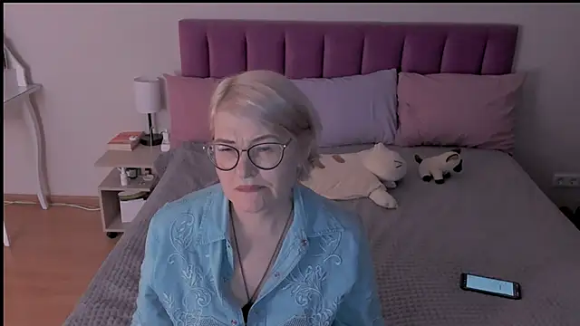 sabrinamacmarren online show from March 21, 2025, 11:12 pm