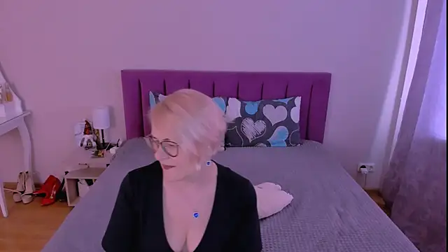 Snapshot of sabrinamacmarren chatting on February 5, 2026, 7:59 am sabrinamacmarren online show from February 5, 2026, 7:59 am