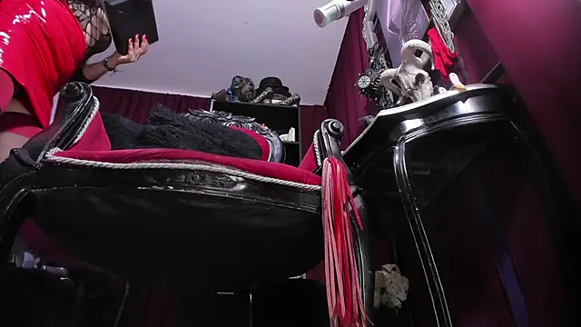 Snapshot of MeGoddesSara chatting on October 21, 2025, 11:48 pm MeGoddesSara online show from October 21, 2025, 11:48 pm