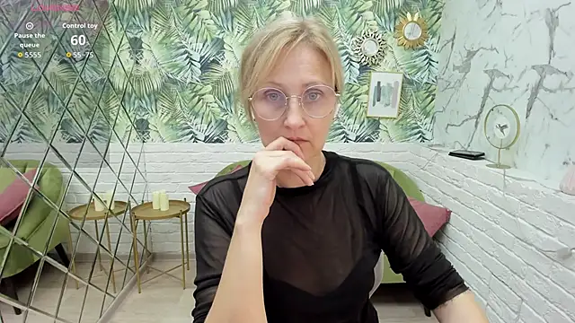 Paris Cherry online show from September 27, 2025, 8:15 pm