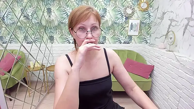 Paris Cherry online show from March 13, 2025, 2:01 pm