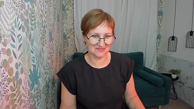 Paris Cherry online show from February 20, 2025, 4:14 pm