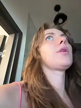 MariiD online show from March 7, 2025, 2:34 pm