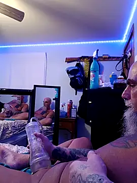 EdgarAlenPole online show from February 13, 2026, 7:52 am