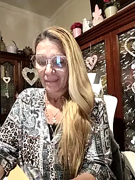 Snapshot of Melmamalhuda@xh chatting on October 9, 2025, 10:43 pm Melmamalhudaxh online show from October 9, 2025, 10:43 pm