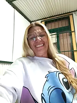 Snapshot of Melmamalhuda@xh chatting on September 22, 2025, 9:43 pm Melmamalhudaxh online show from September 22, 2025, 9:43 pm