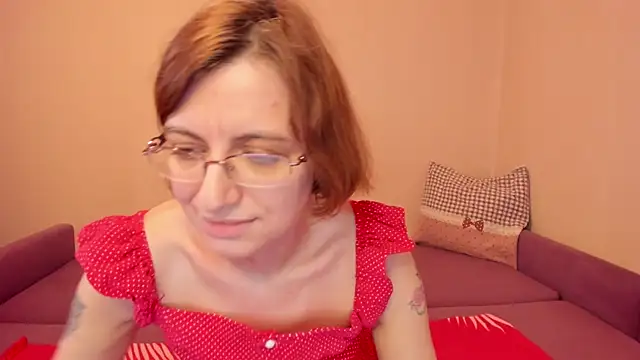 MarilynDream online show from May 18, 2026, 3:39 pm