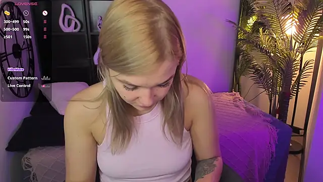 BellaDreamy online show from November 30, 2025, 9:21 am