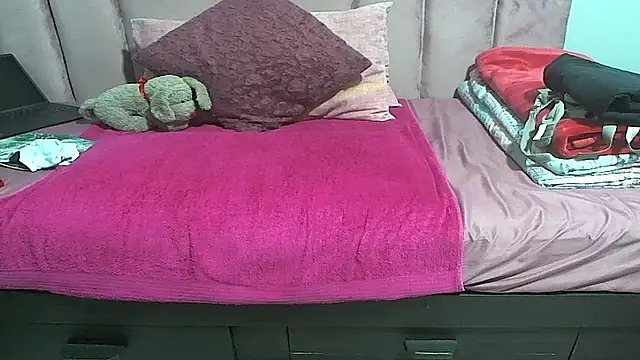 brownsugahxx online show from October 3, 2025, 4:41 pm