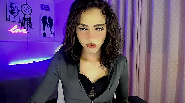charlottesexxx online show from March 18, 2025, 9:43 pm