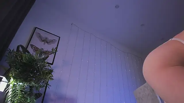 LilianKroft online show from February 6, 2025, 12:15 pm