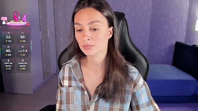 EllaFresh online show from September 23, 2025, 11:01 pm