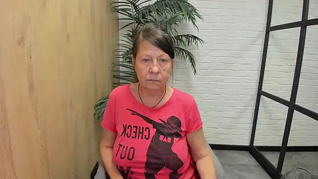 LindaPassionate online show from September 19, 2025, 1:15 pm