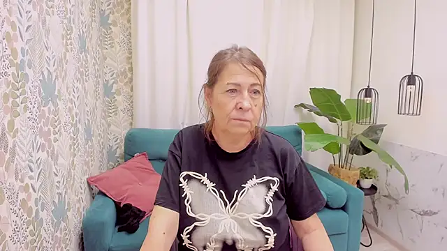 Snapshot of LindaPassionate chatting on July 8, 2026, 1:12 pm LindaPassionate online show from July 8, 2026, 1:12 pm