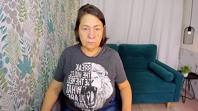 LindaPassionate online show from February 9, 2026, 1:20 pm