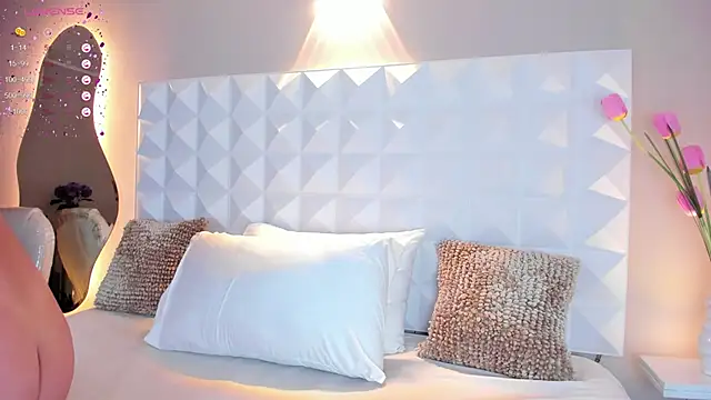 Snapshot of myax_evans chatting on March 15, 2025, 11:40 am myax evans online show from March 15, 2025, 11:40 am