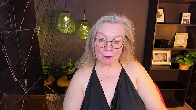 NataliMellow online show from April 18, 2026, 1:13 pm